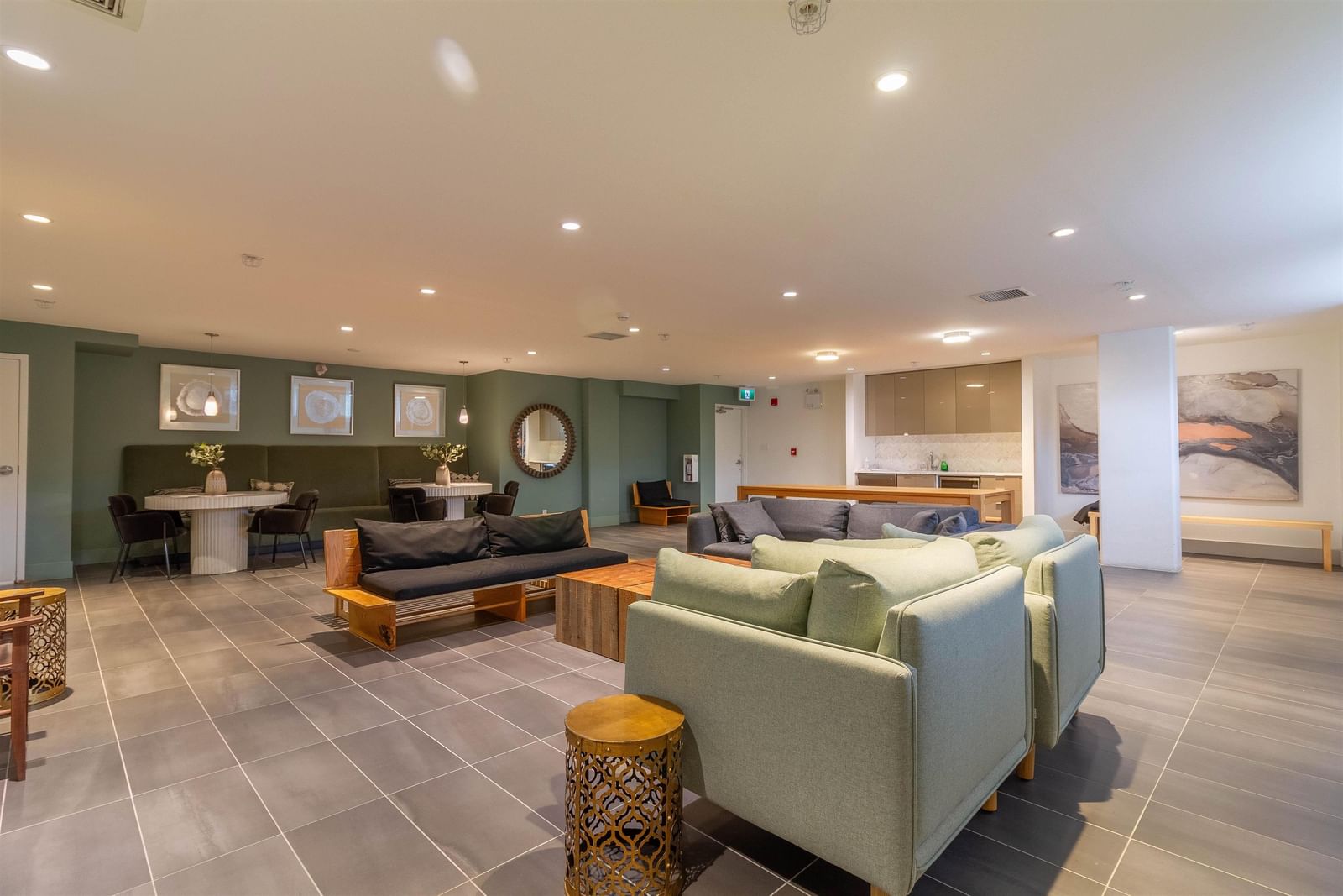 Listing Image 20