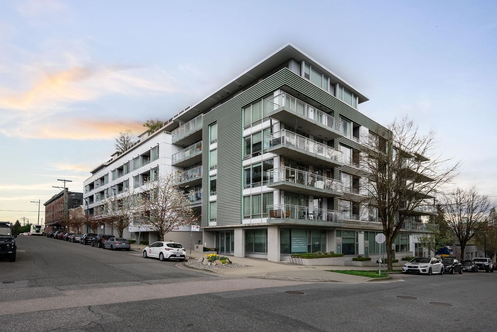 Listing Image 20