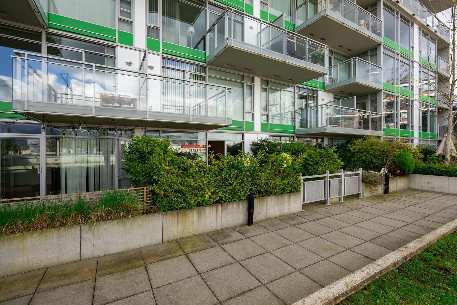 Listing Image 25