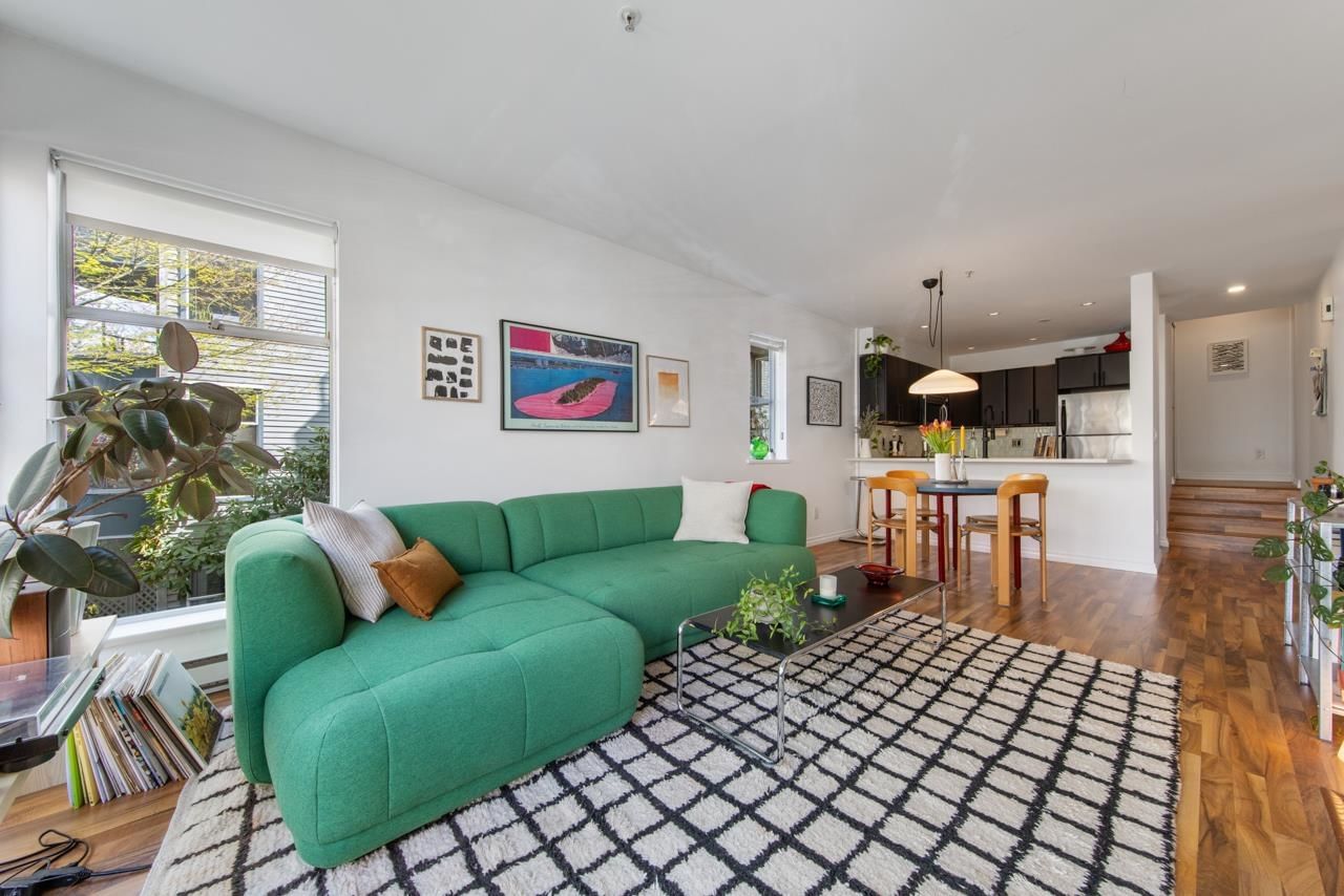 Listing Image 6