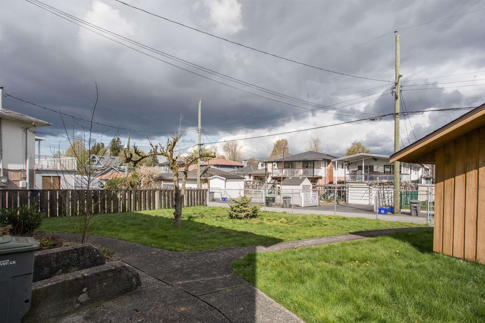 Listing Image 10
