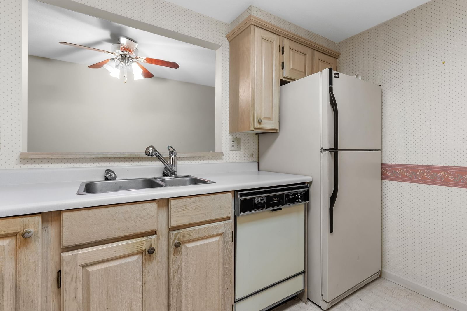 Listing Image 14