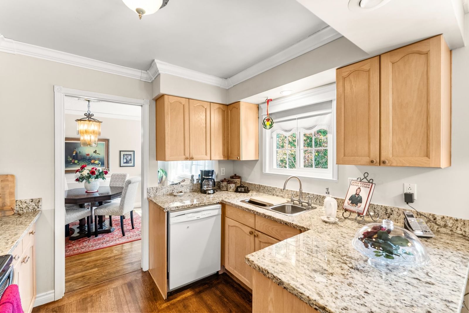 Listing Image 19