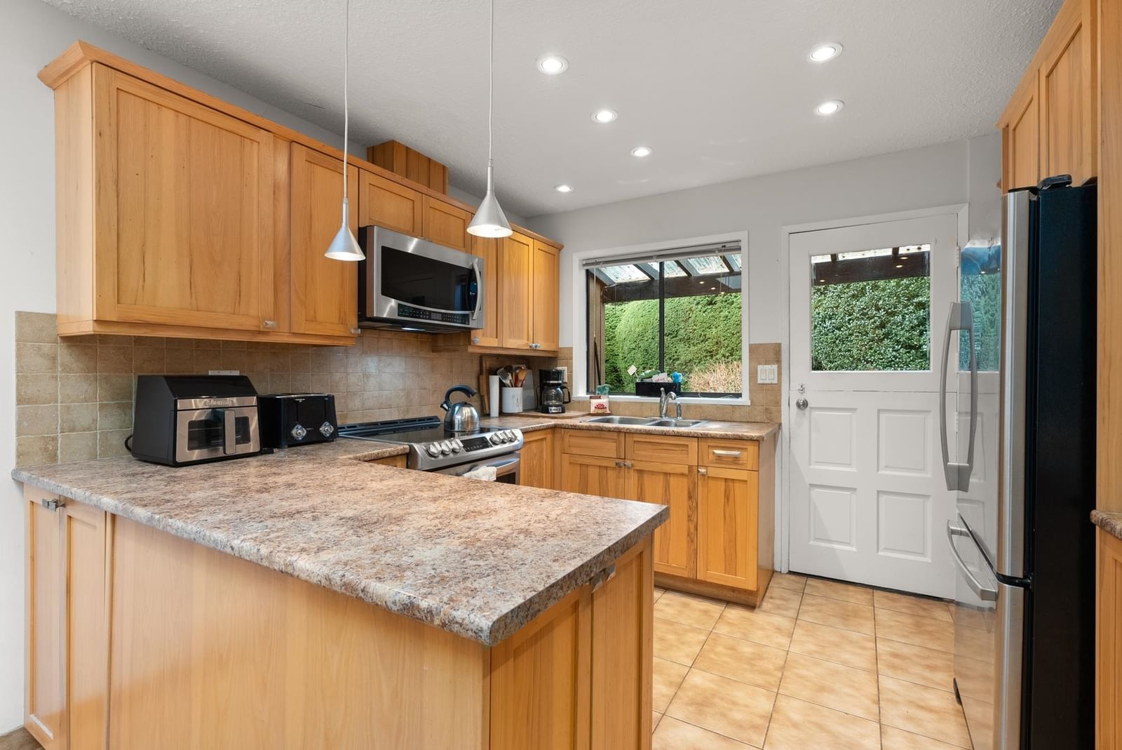 Listing Image 10