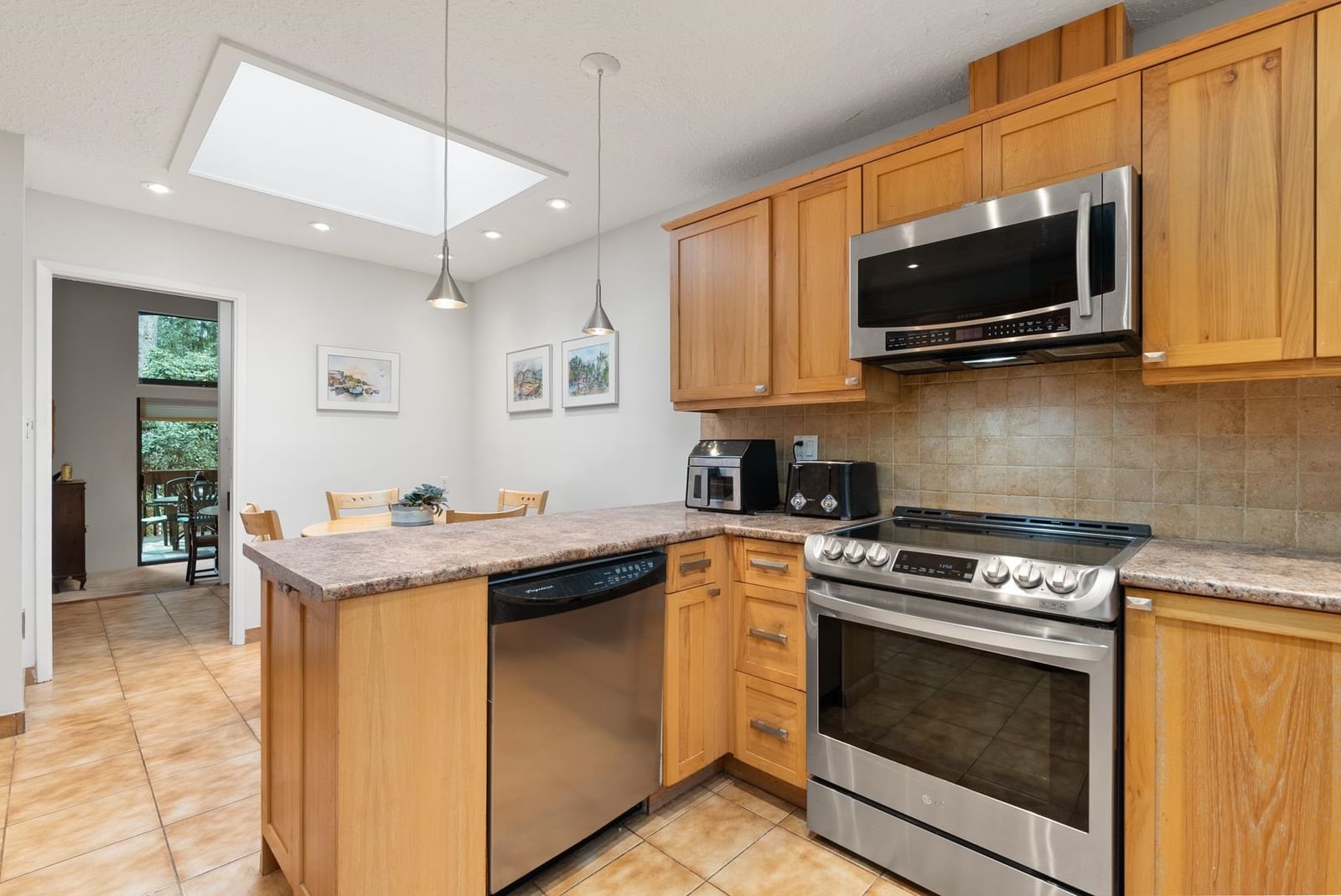 Listing Image 14