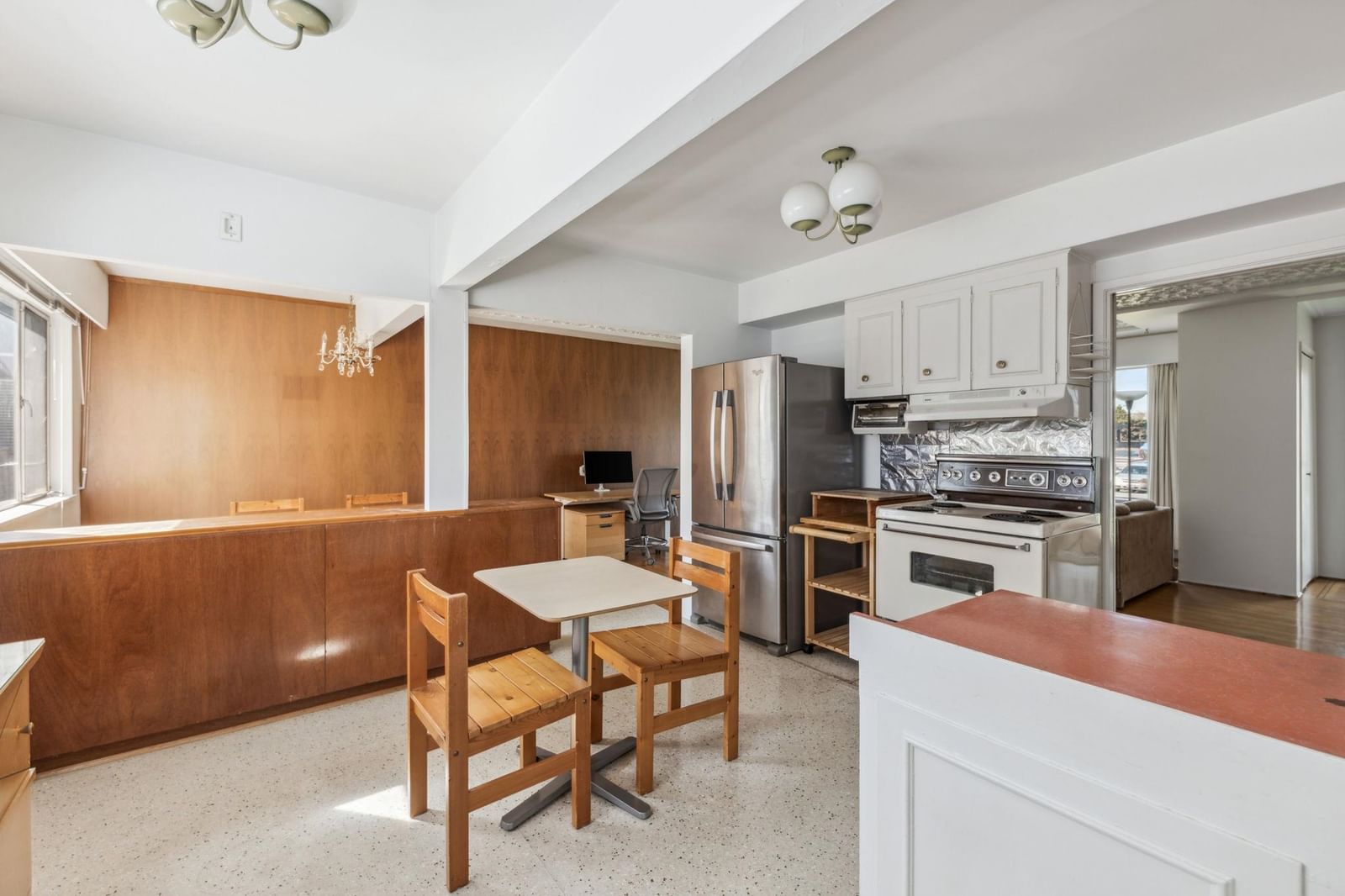 Listing Image 8