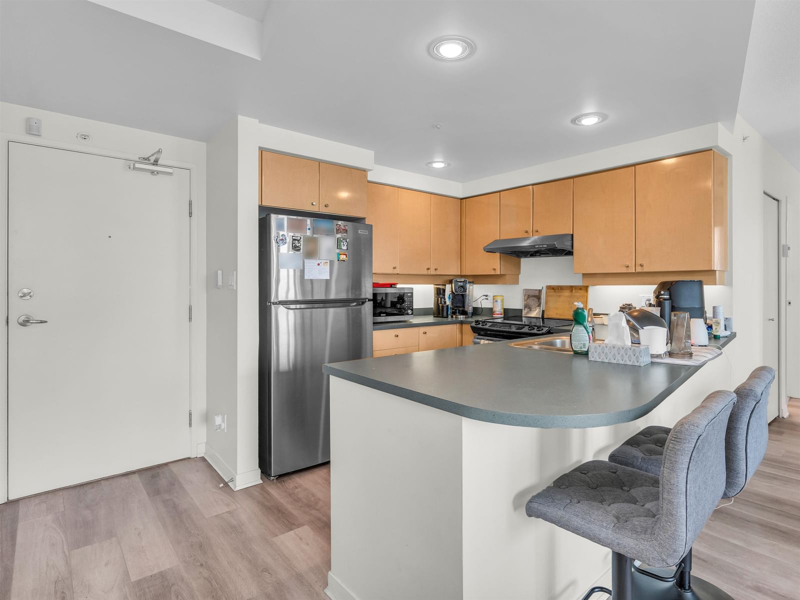 Listing Image 10