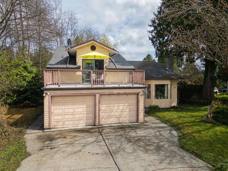 729 Maplewood Lane, Gibsons, British Columbia