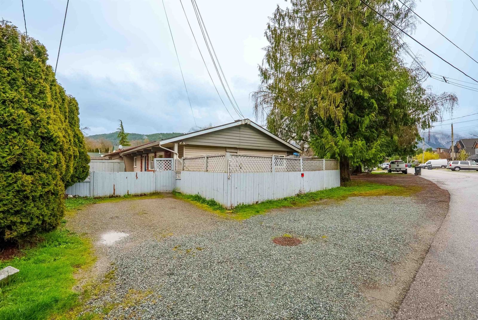 Listing Image 17