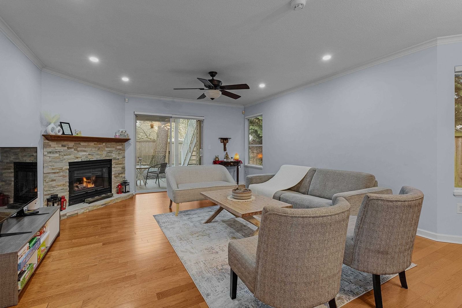 Listing Image 10