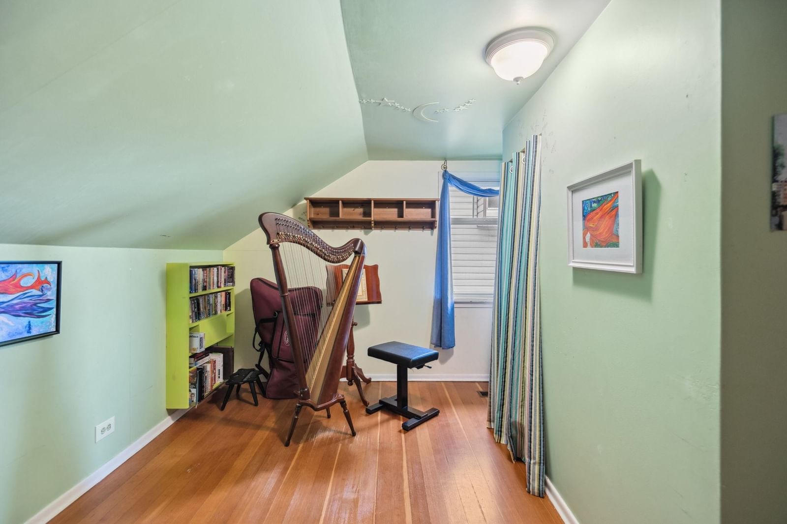 Listing Image 16