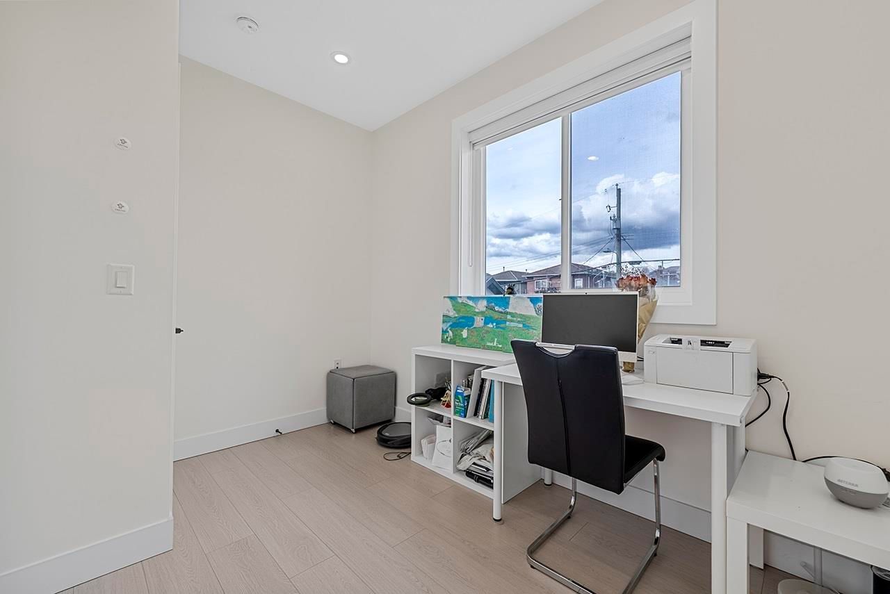 Listing Image 12