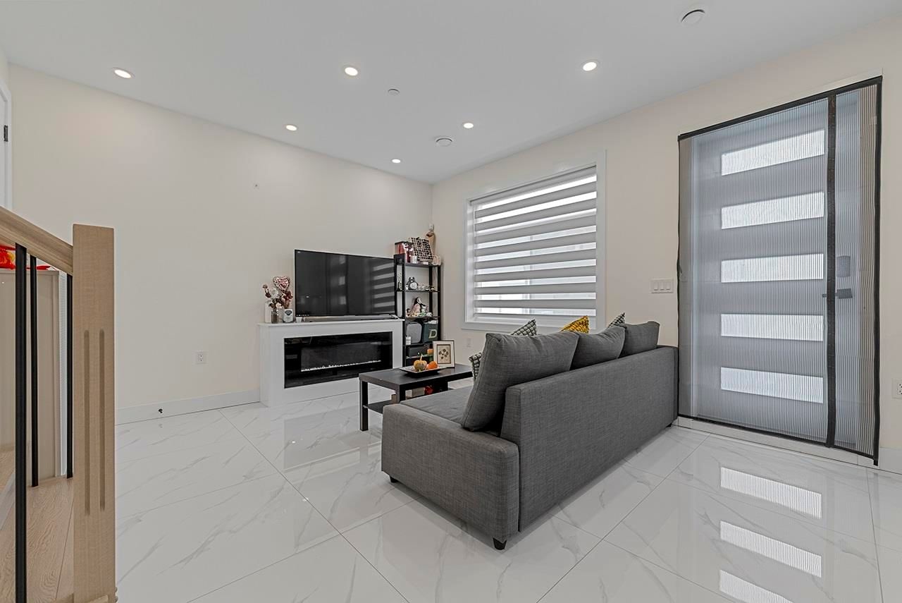 Listing Image 5