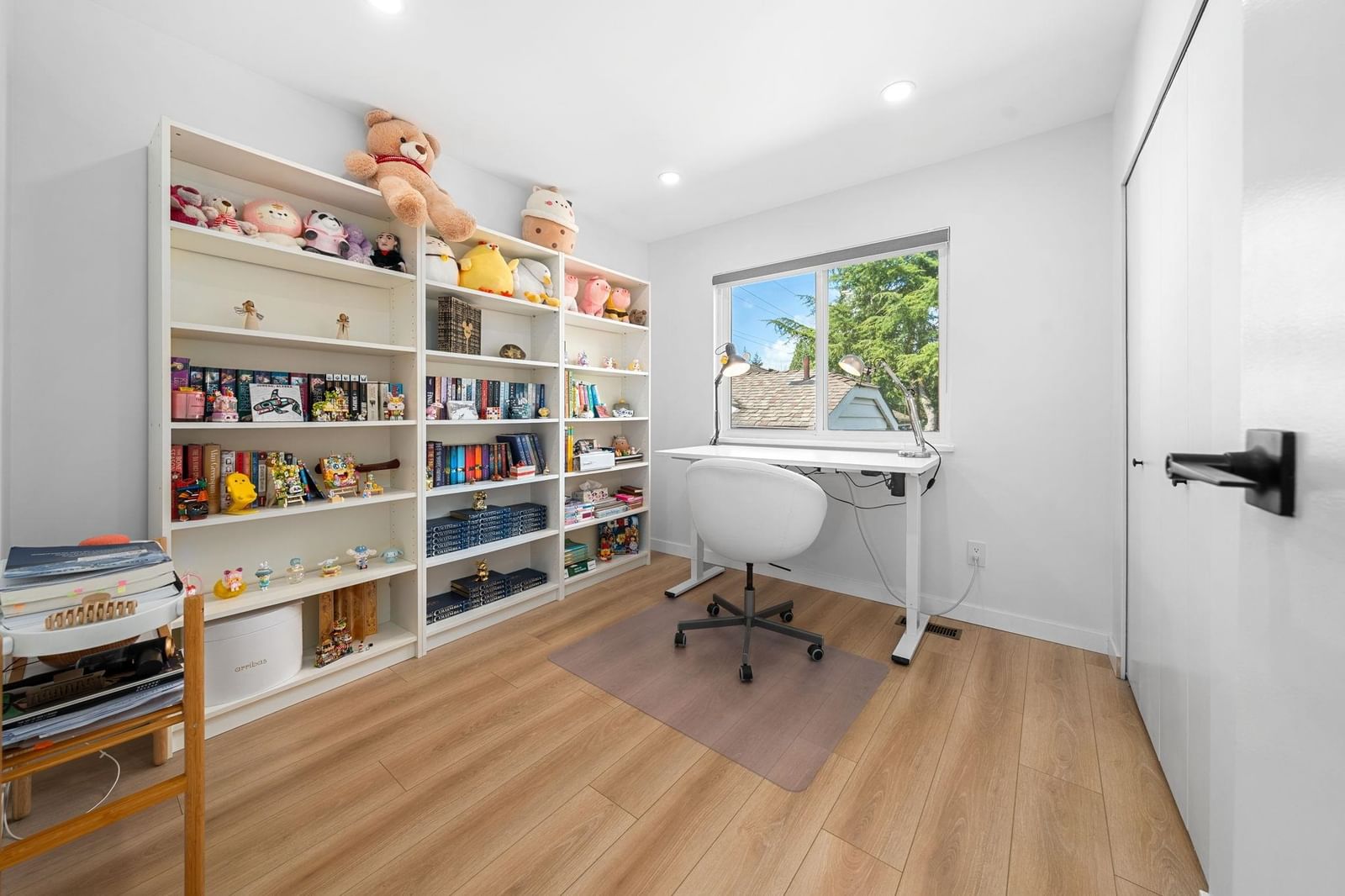 Listing Image 13