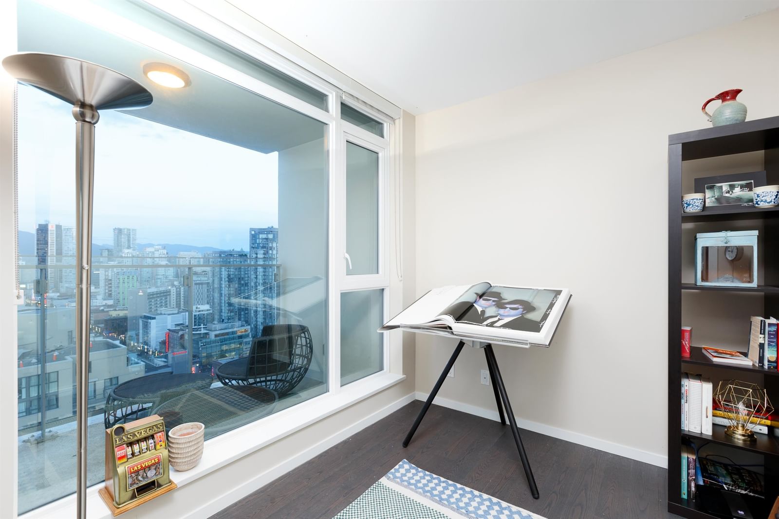 Listing Image 11