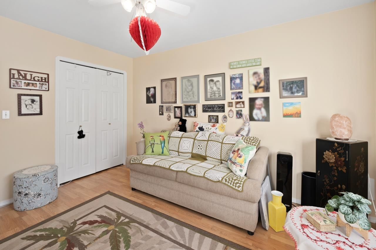 Listing Image 20