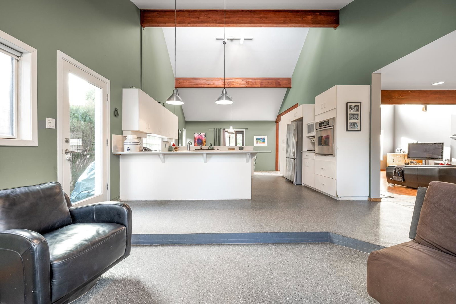 Listing Image 14