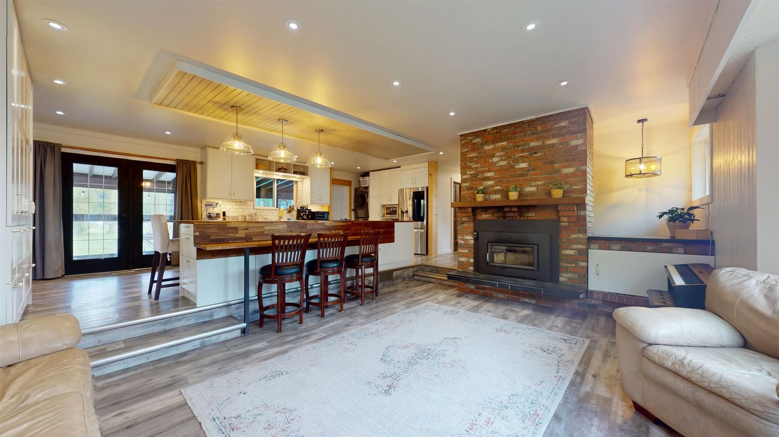 Listing Image 5