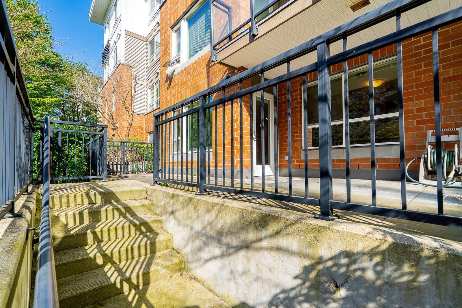 Listing Image 8