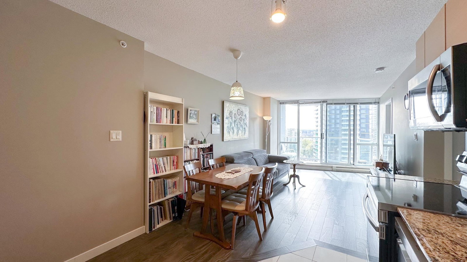 Listing Image 9