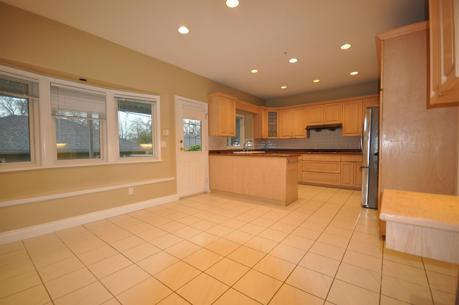 Listing Image 8