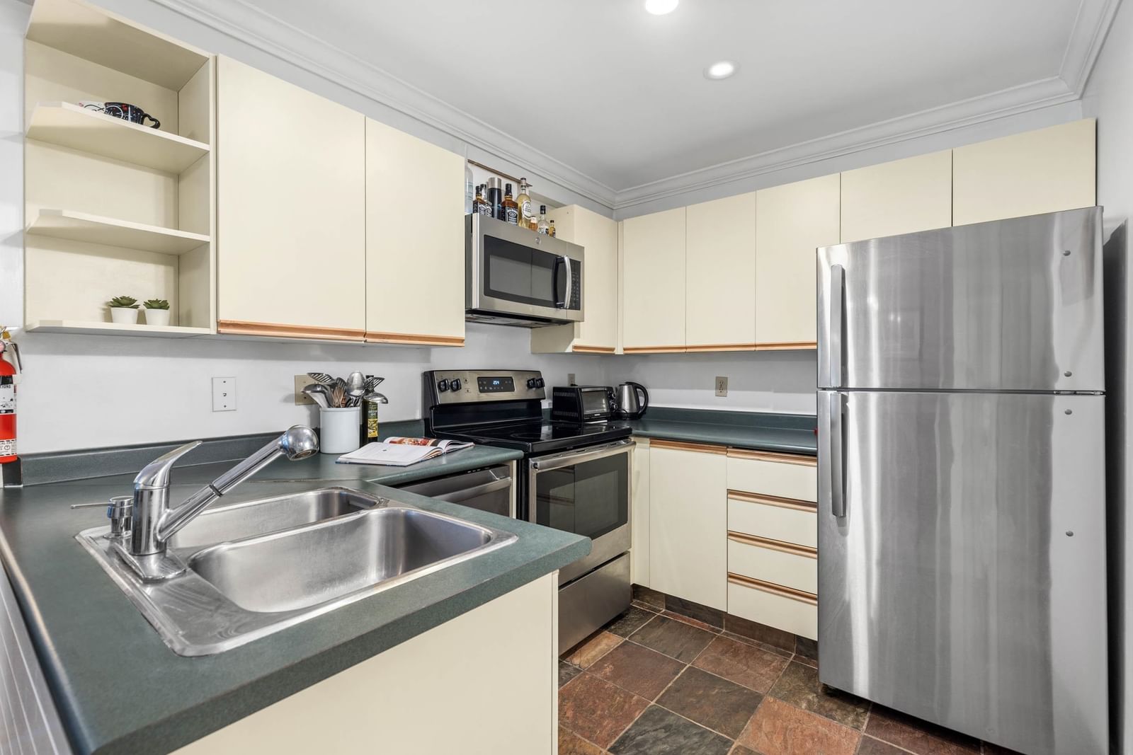 Listing Image 13