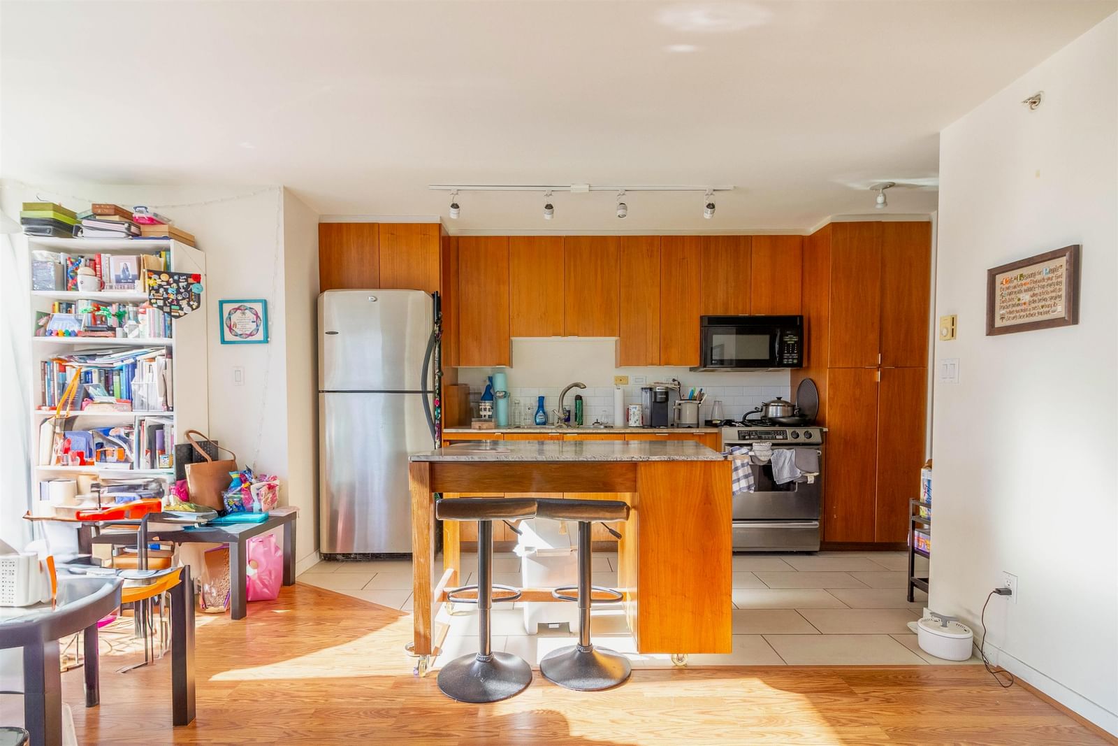 Listing Image 11