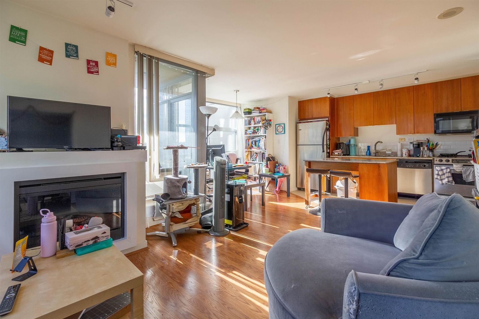 Listing Image 8