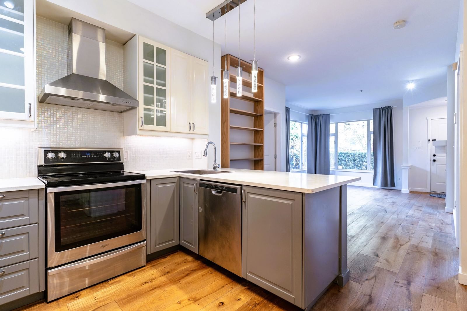 Listing Image 11