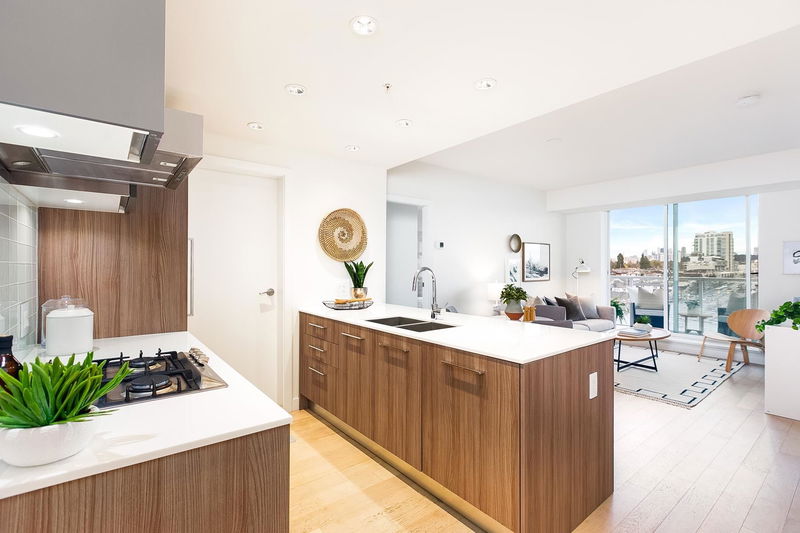 2220 Kingsway #906, Vancouver, British Columbia