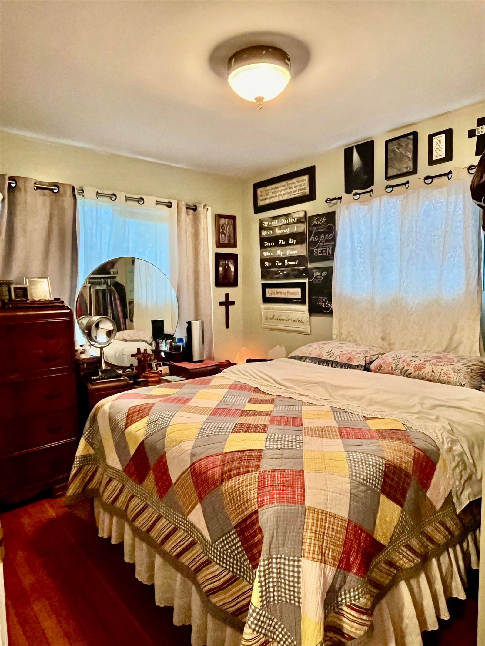 Listing Image 4