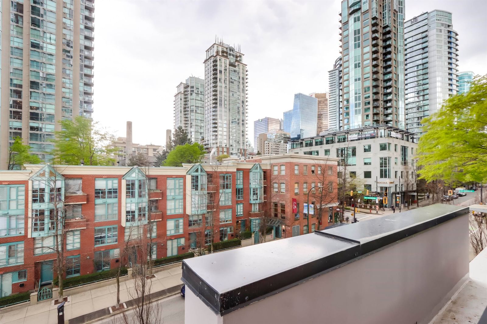 Listing Image 12