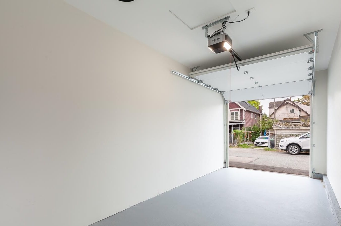 Listing Image 25