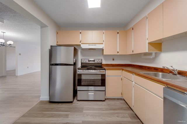 506 - 6611 Minoru Boulevard