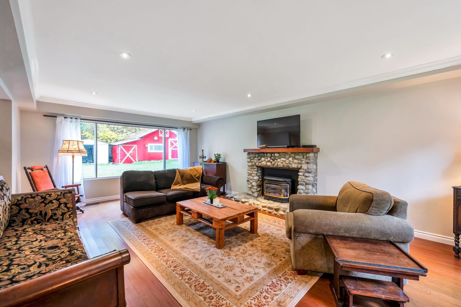 Listing Image 9