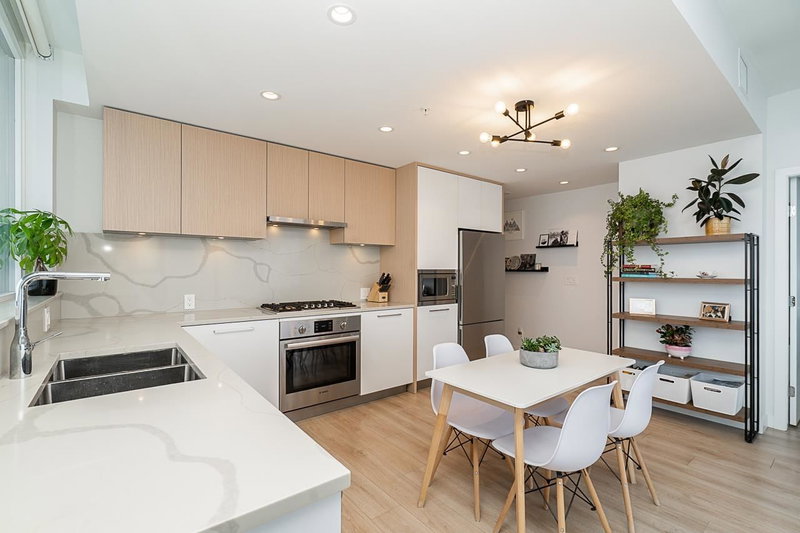 2704 - 567 Clarke Road, Coquitlam, V3J 0K7 | Image 2