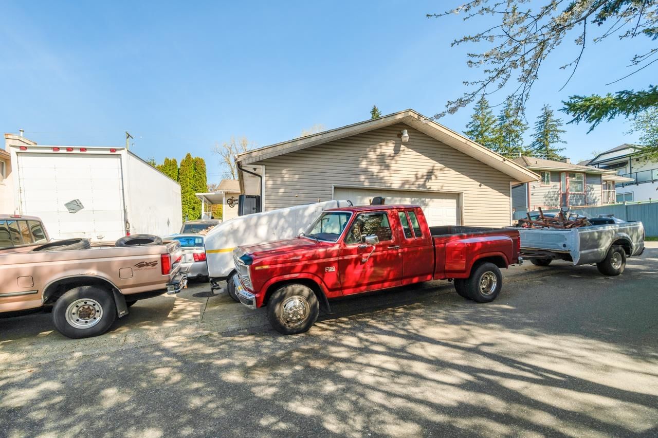 Listing Image 9