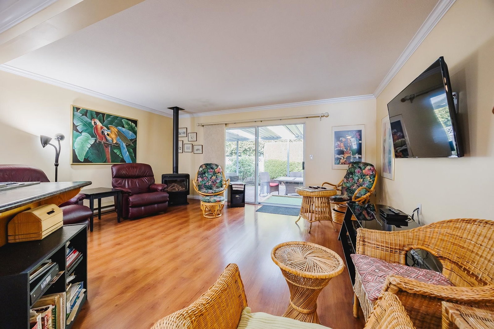 Listing Image 10