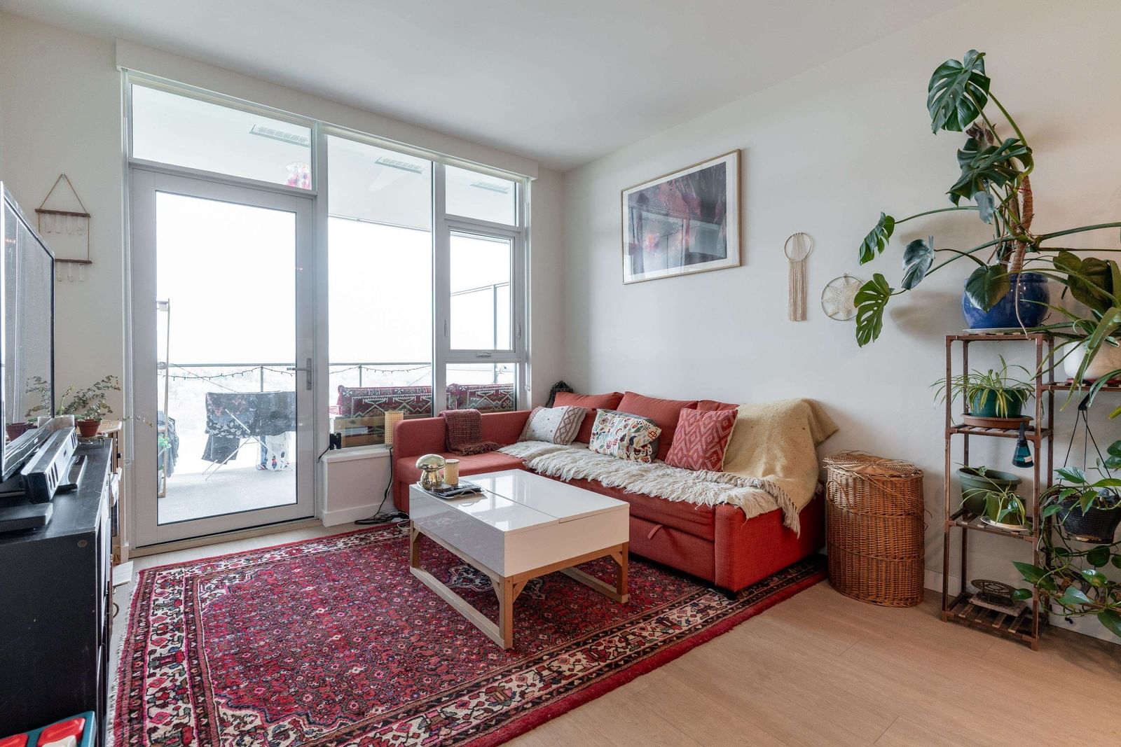 Listing Image 8