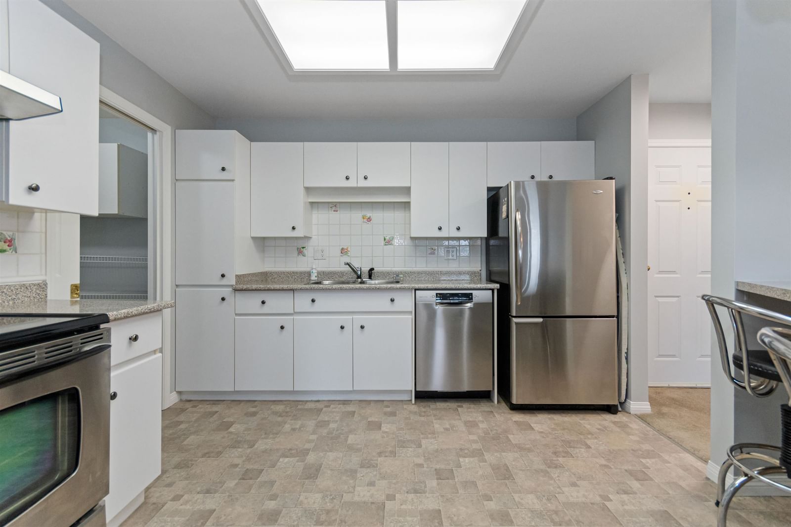 Listing Image 10