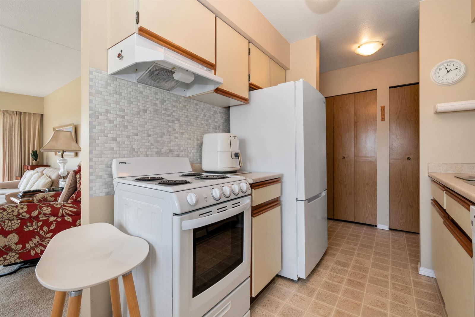 Listing Image 12