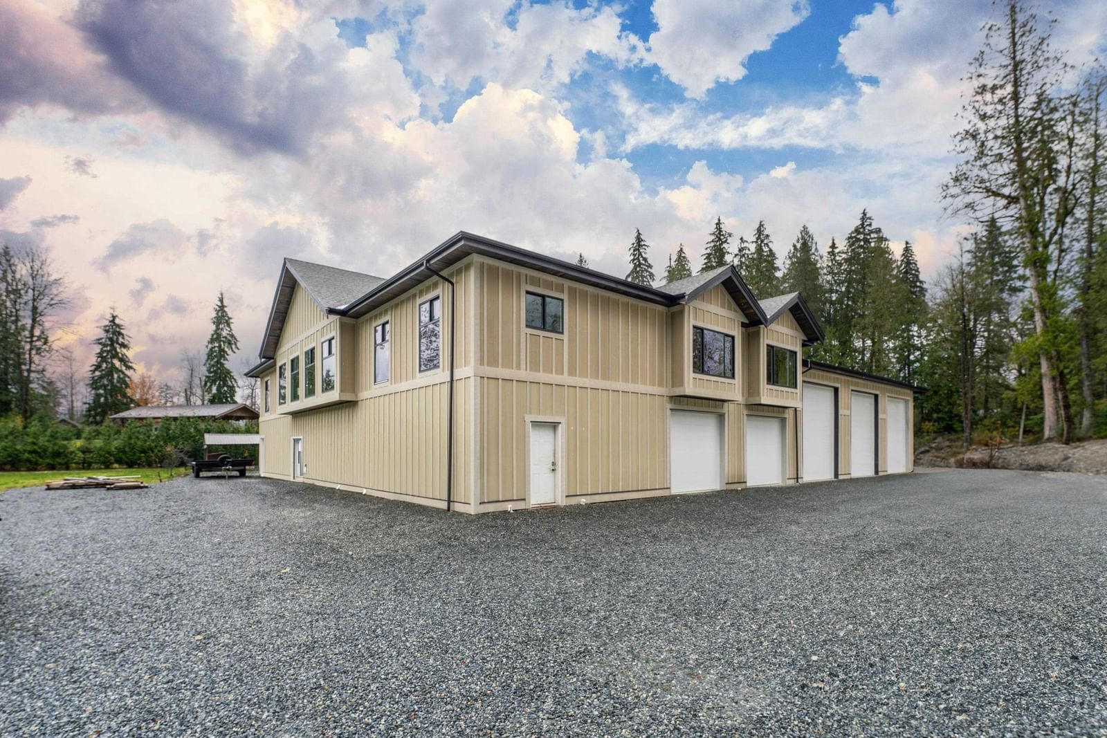 Listing Image 5