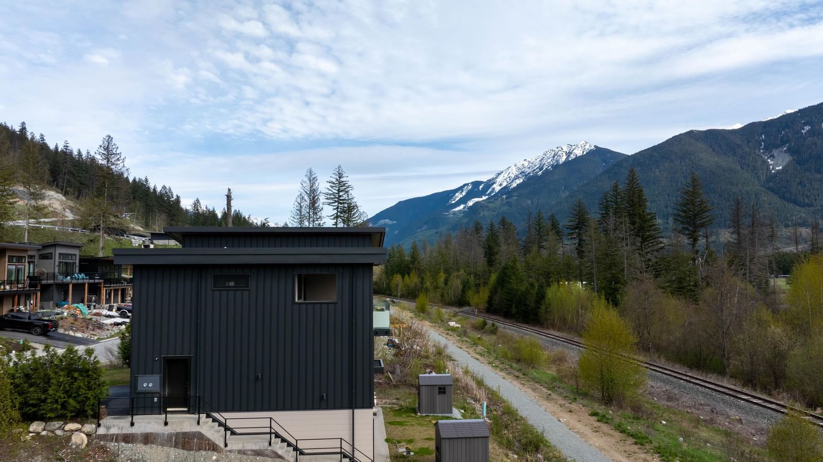 Listing Image 8