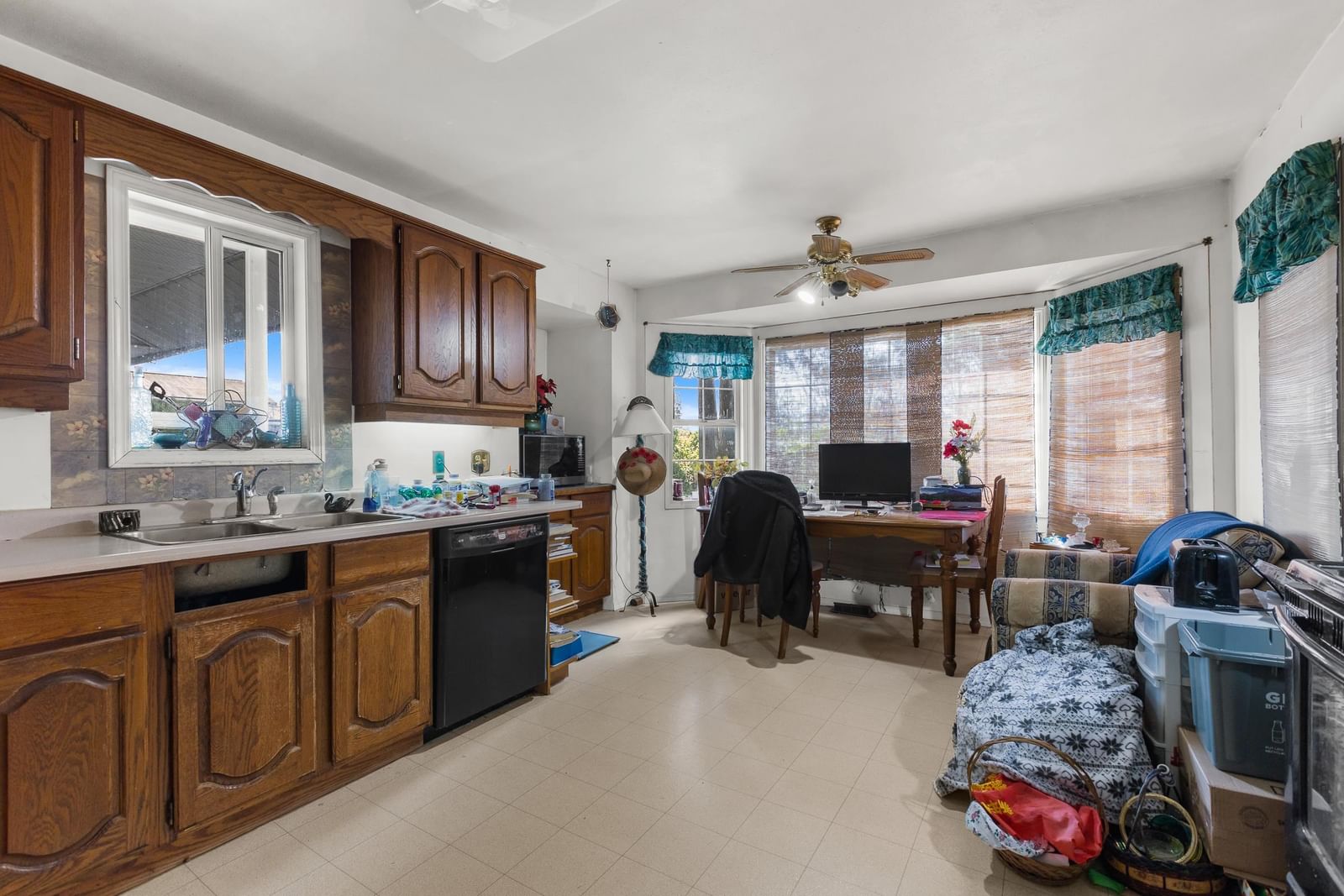 Listing Image 17