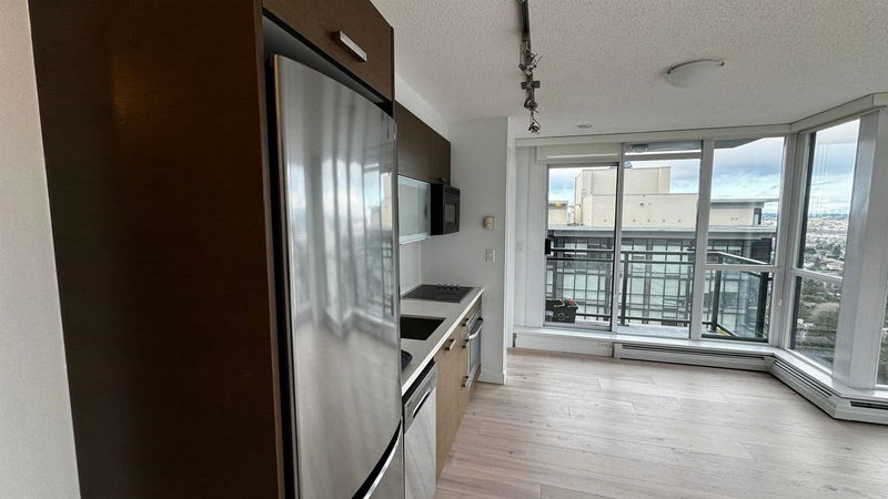 10777 University Drive #2108, Surrey, British Columbia