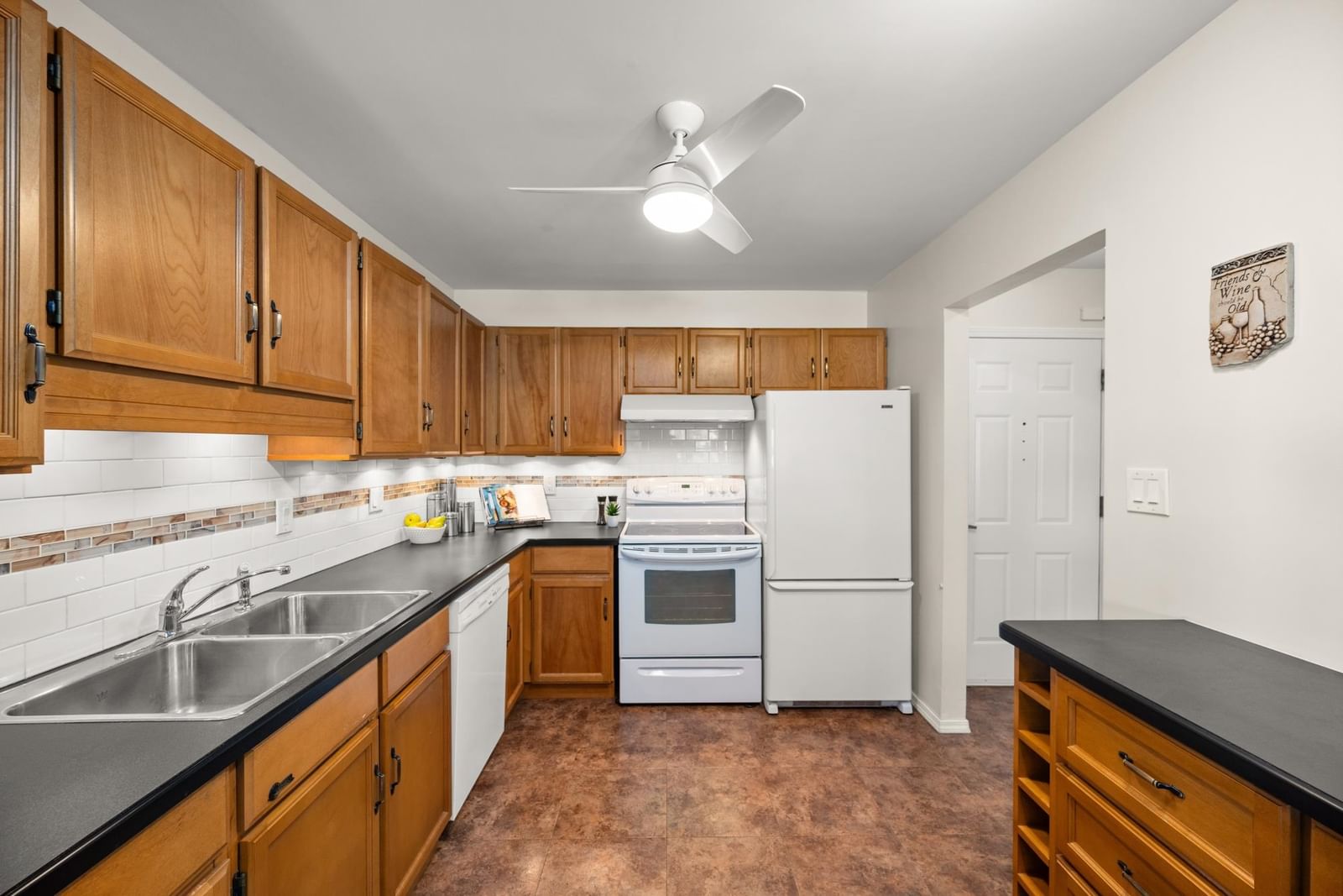 Listing Image 17