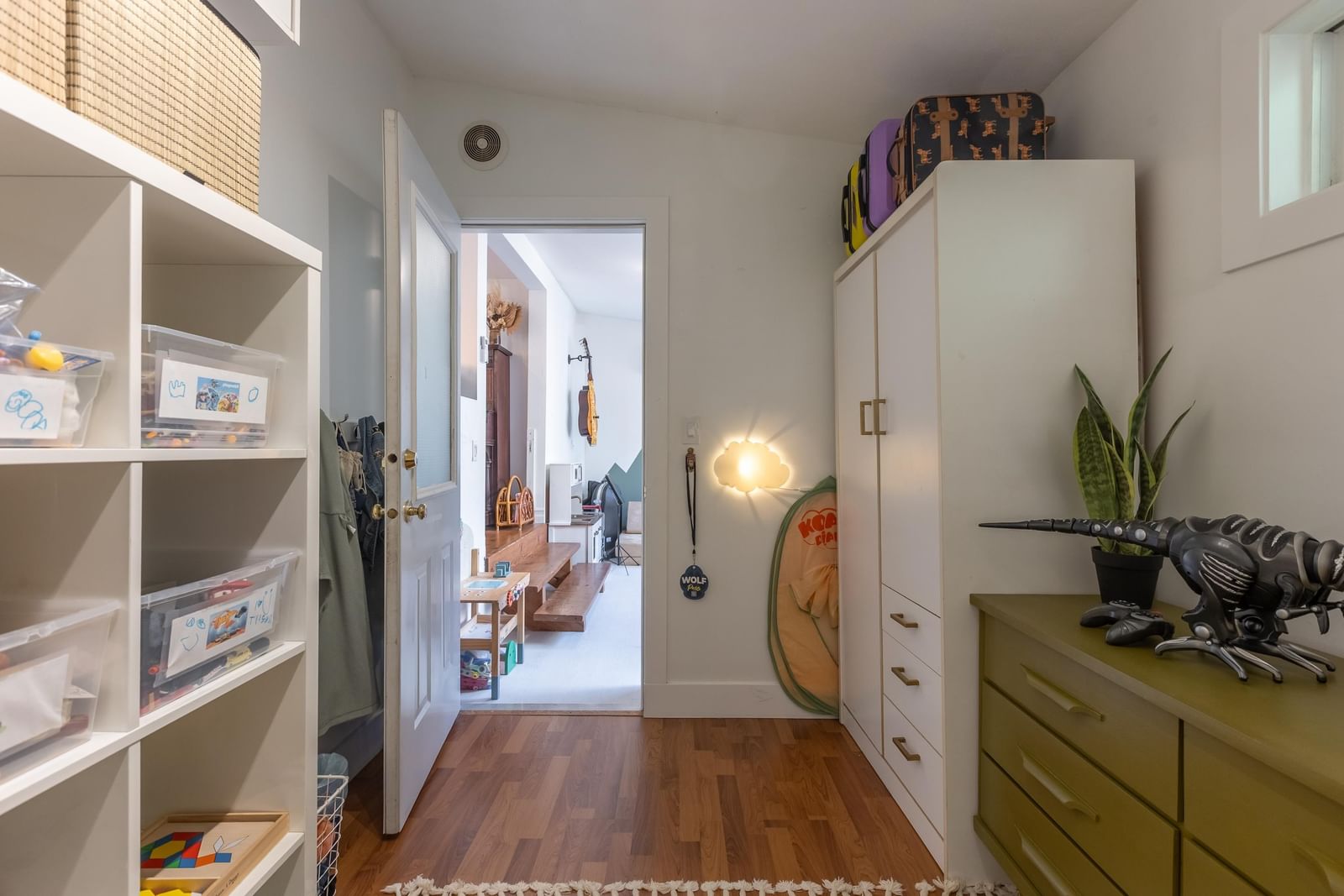 Listing Image 16