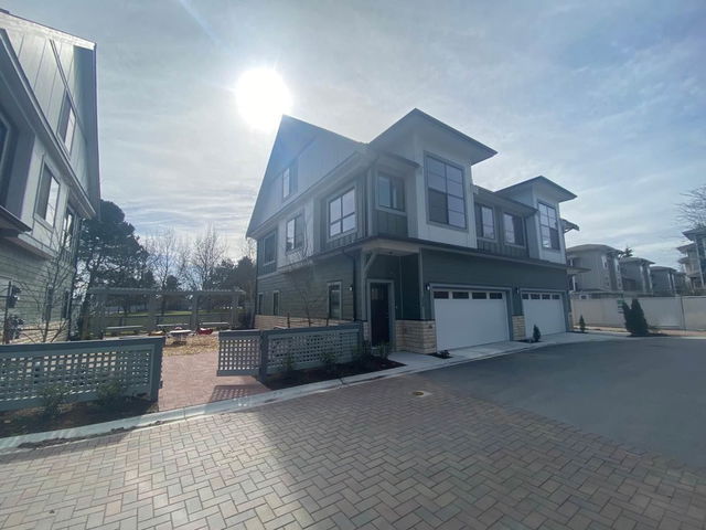 114 - 7255 Lynnwood Drive