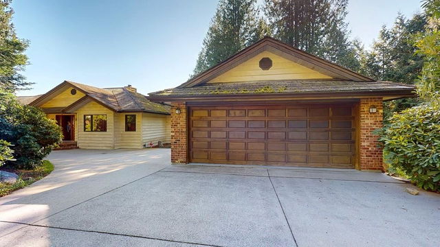 8161 Redrooffs Road