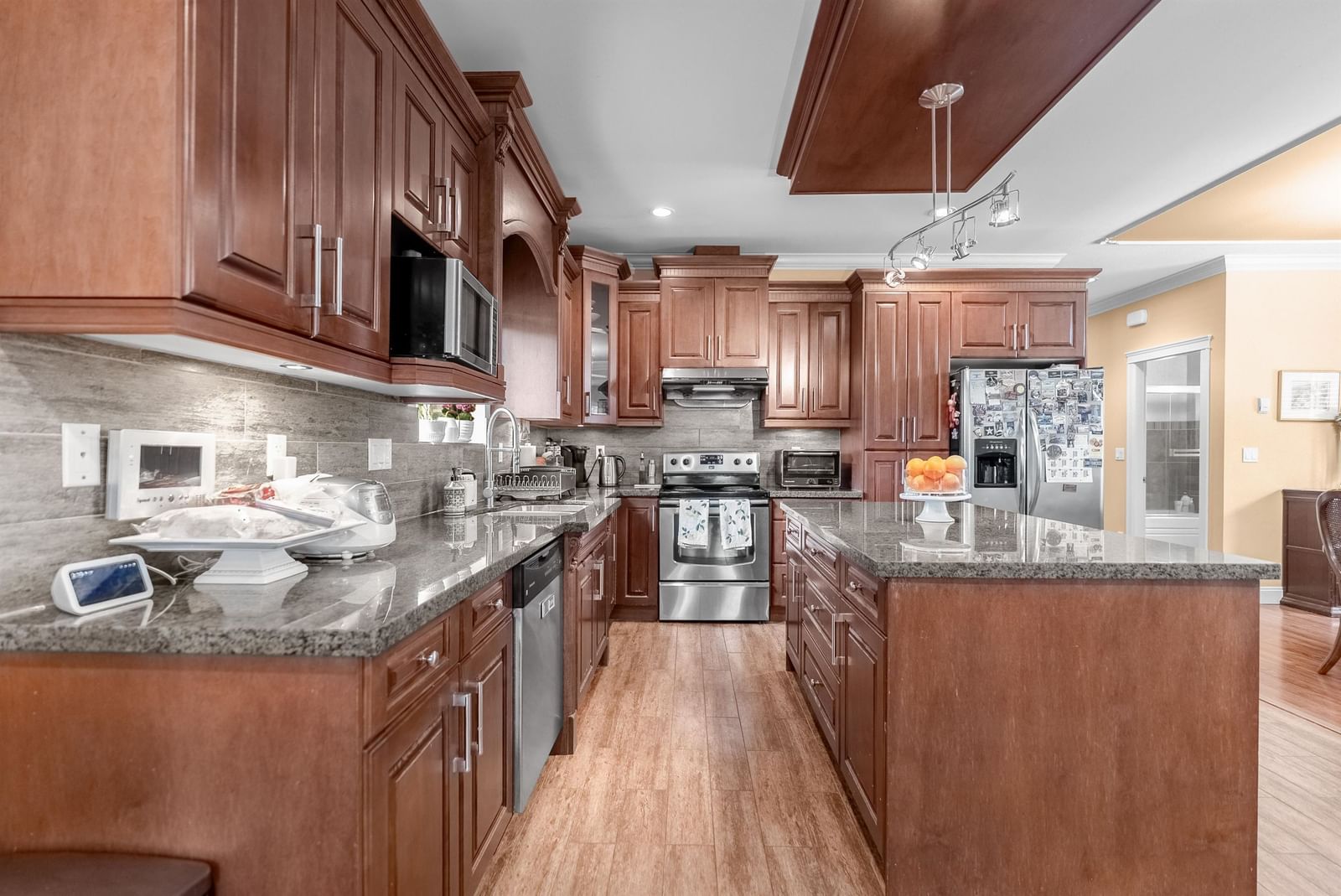 Listing Image 12